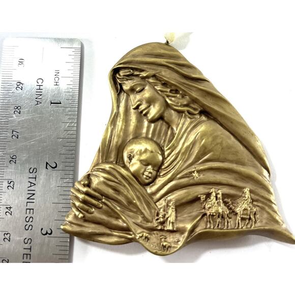 1998 Hallmark Journey To Bethlehem Baby Jesus Nativity Christmas Story Ornament - Picture 3 of 5